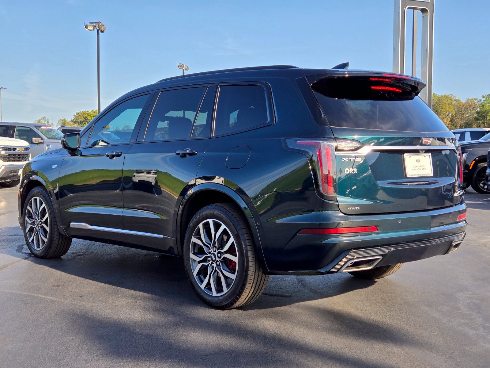 Used 2024 Cadillac XT6 Sport w/ Technology Package AWD/4WD image 3