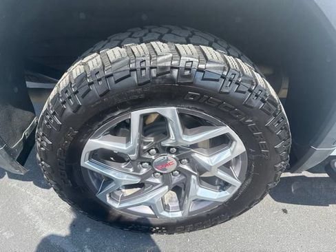 Used 2024 GMC Sierra 1500 SLT w/ SLT Premium Plus Package AWD/4WD image 15
