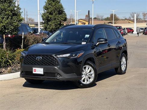 Certified 2025 Toyota Corolla Cross LE image 4