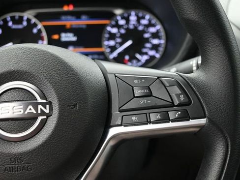 Used 2025 Nissan Sentra SV FWD image 16