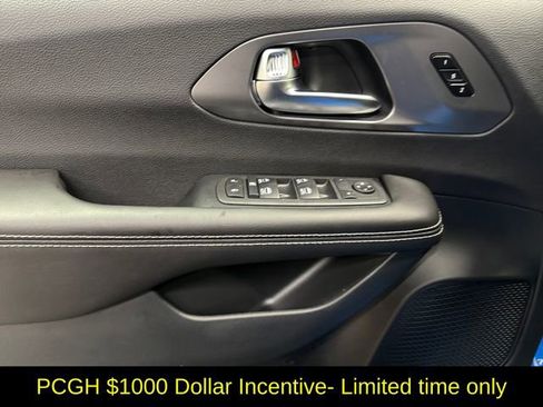 New 2026 Chrysler Pacifica Select w/ S Appearance Package image 26