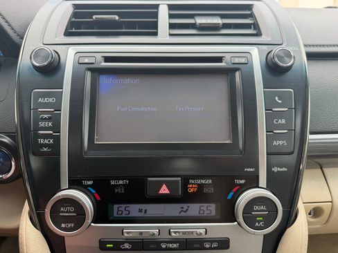 Used 2012 Toyota Camry XLE w/ Convenience Pkg FWD image 30