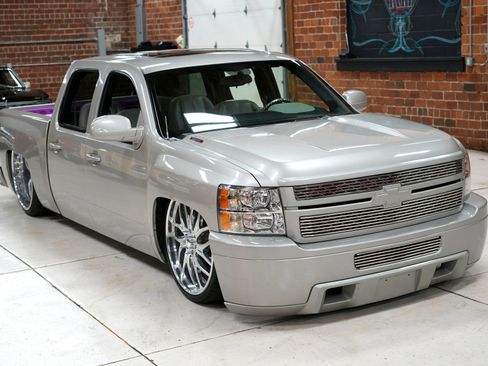 Used 2009 Chevrolet Silverado 1500 LT w/ Texas Edition RWD image 19
