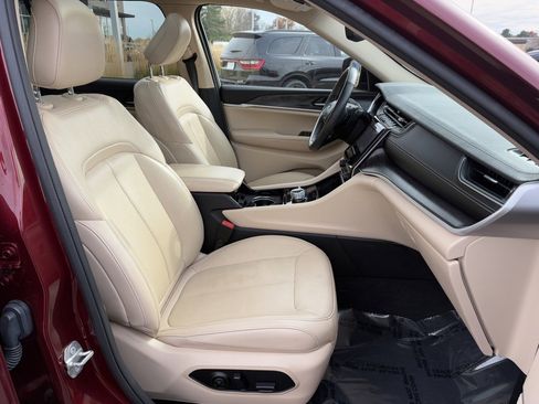 Used 2022 Jeep Grand Cherokee L Limited w/ Trailer Tow Group (B) image 17