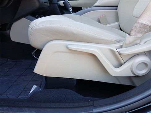 Used 2020 Dodge Journey SE image 39