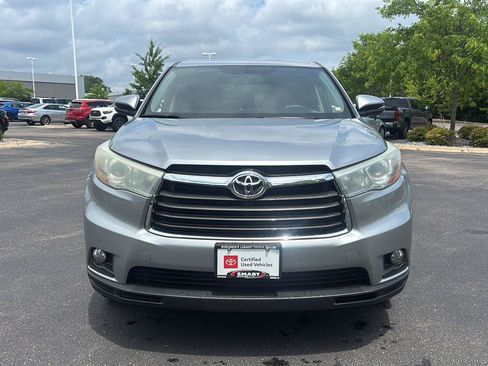 Used 2016 Toyota Highlander Plus FWD image 4