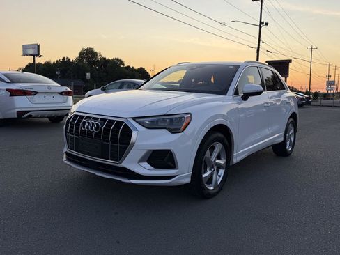 Used 2019 Audi Q3 2.0T Premium AWD/4WD image 3