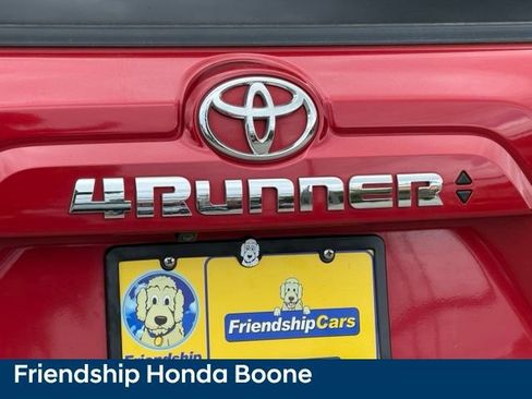 Used 2021 Toyota 4Runner SR5 AWD/4WD image 10