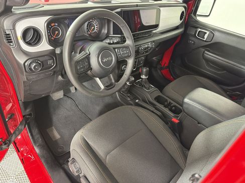 Used 2025 Jeep Wrangler Unlimited Sport AWD/4WD image 27