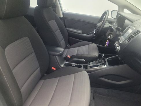 Used 2017 Kia Forte S FWD image 21