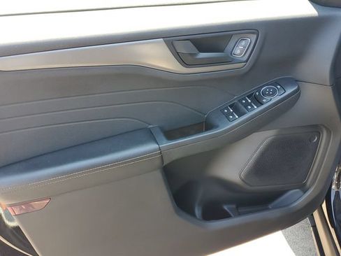 Certified 2023 Ford Escape Active AWD/4WD image 11