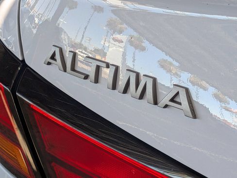 Used 2024 Nissan Altima 2.5 SR FWD image 29