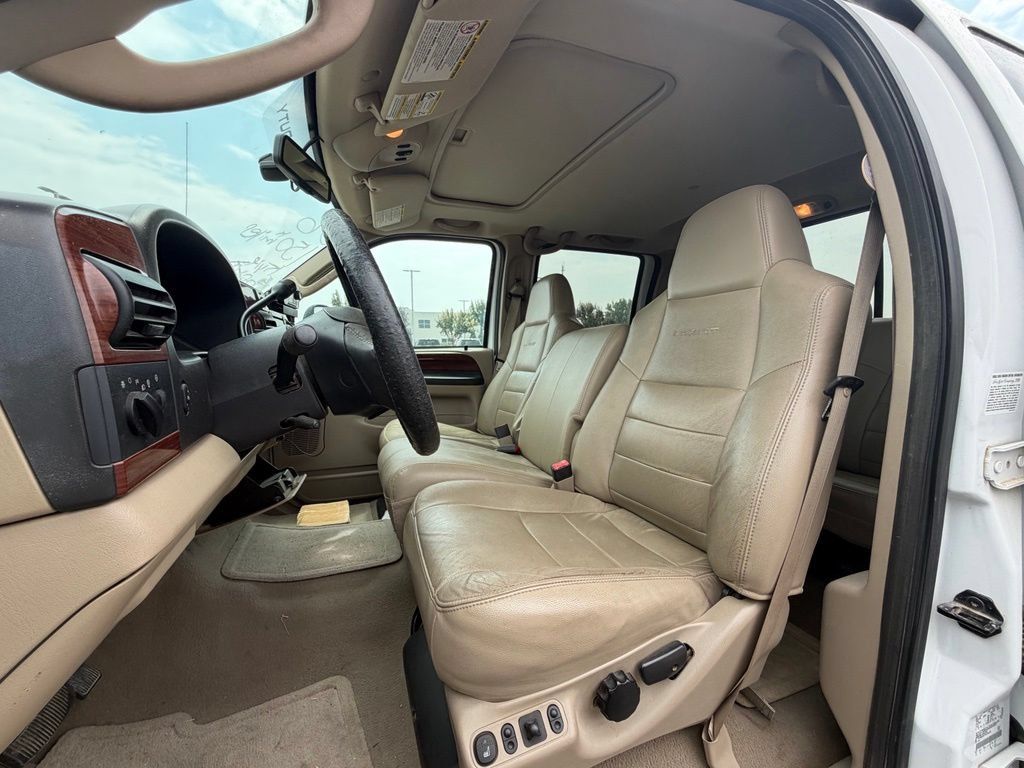 Used 2006 Ford F350 Lariat AWD/4WD image 10