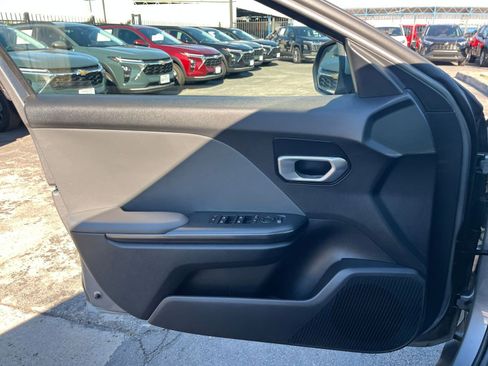 Used 2025 Kia K4 LXS image 18