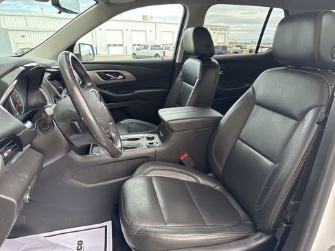 Used 2021 Chevrolet Traverse RS image 12