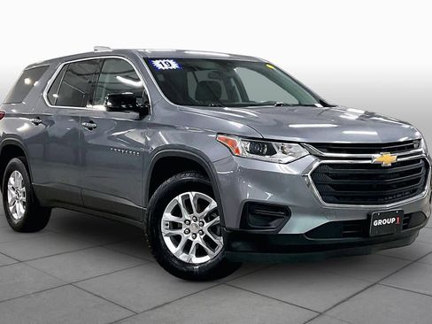Used 2019 Chevrolet Traverse LS FWD image 3