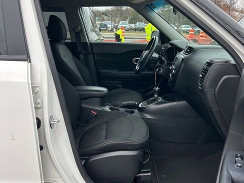 Used 2017 Kia Soul + w/ Designer's Package image 30