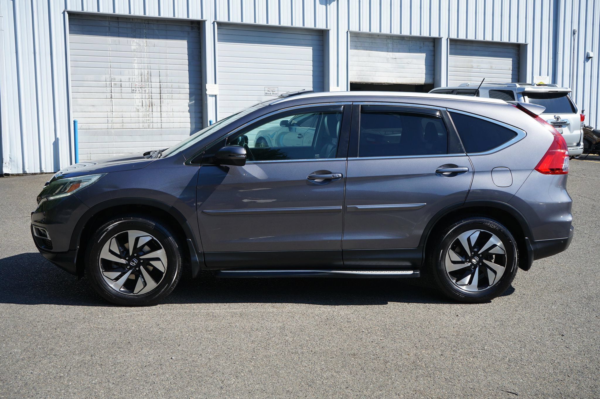 Used 2016 Honda CR-V Touring image 2