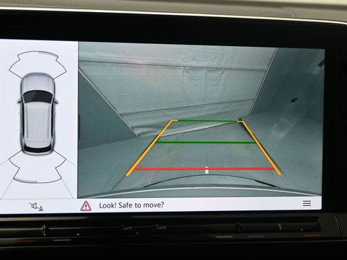 Used 2025 Volkswagen Atlas Cross Sport SE image 8