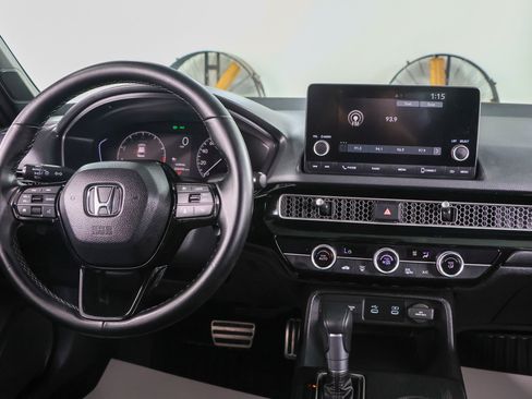 Used 2025 Honda Civic Sport image 17