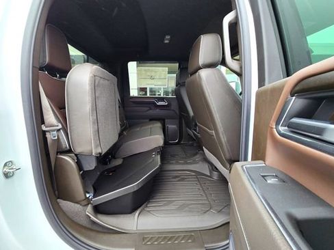 New 2025 GMC Sierra 2500 Denali w/ Denali Reserve Package AWD/4WD image 17