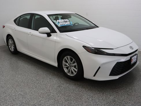 Certified 2025 Toyota Camry LE image 4