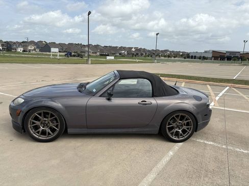 Used 2007 MAZDA MX-5 Miata Sport w/ Appearance Pkg RWD image 2