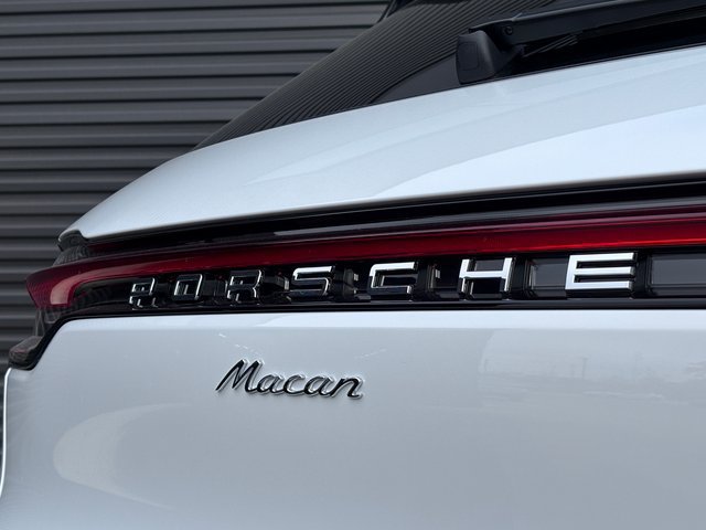 Certified 2026 Porsche Macan AWD/4WD image 27
