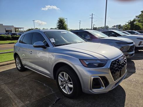 Used 2022 Audi Q5 2.0T Premium w/ Convenience Package AWD/4WD image 1
