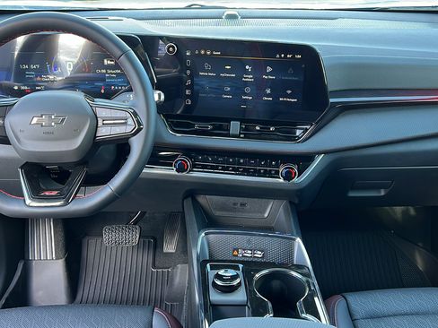 New 2026 Chevrolet Equinox RS w/ Convenience Package III AWD/4WD image 15