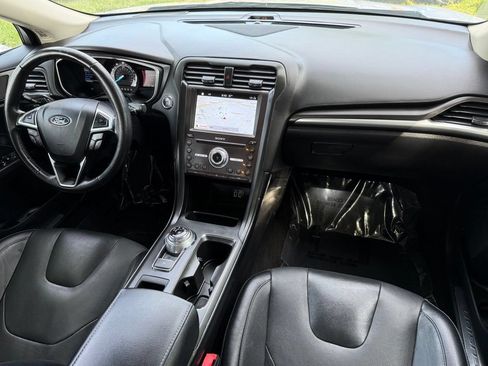 Used 2019 Ford Fusion Titanium AWD/4WD image 28