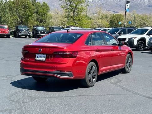 Used 2022 Volkswagen Jetta SE FWD image 3
