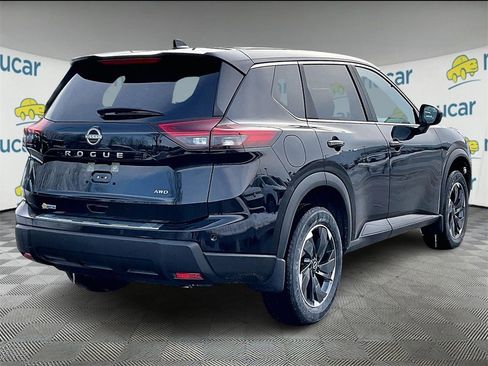 Used 2025 Nissan Rogue SV image 6