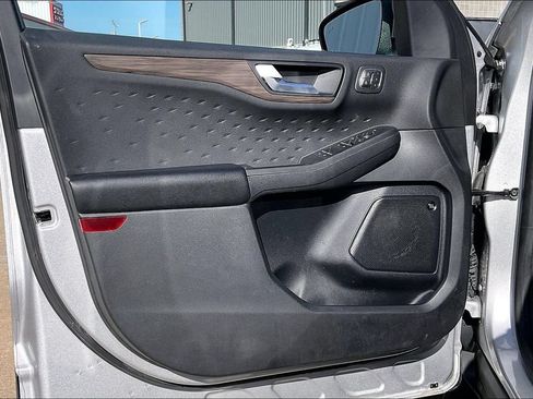 Used 2020 Ford Escape Titanium AWD/4WD image 23