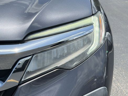Used 2021 Honda Pilot Touring image 11
