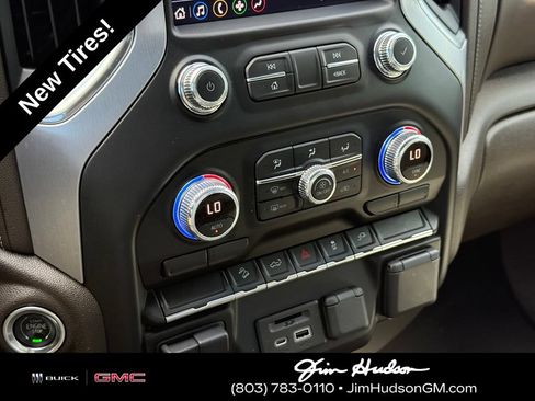 Used 2022 GMC Sierra 1500 SLT w/ X31 Off-Road Package AWD/4WD image 28