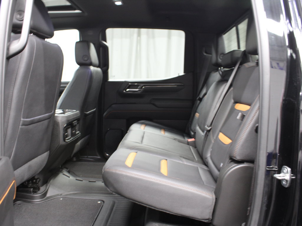 Used 2024 GMC Sierra 1500 AT4 w/ Technology Package AWD/4WD image 17