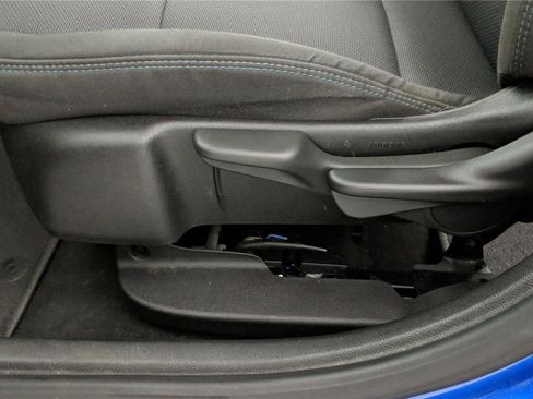 Used 2017 Chevrolet Cruze LT image 13