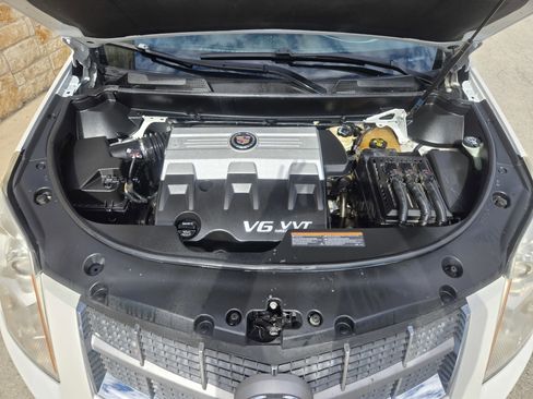 Used 2010 Cadillac SRX Luxury image 15