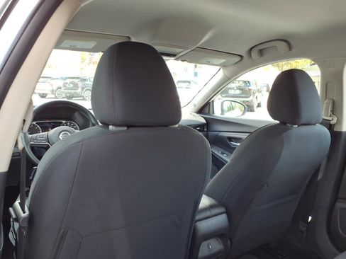 Certified 2023 Nissan Sentra SV image 10