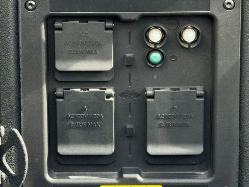 Used 2024 Ford F150 Lightning Platinum image 12