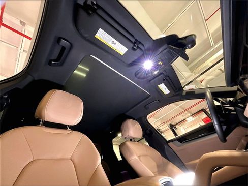 Certified 2025 Porsche Cayenne image 27