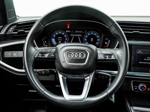 Used 2025 Audi Q3 2.0T Premium image 16