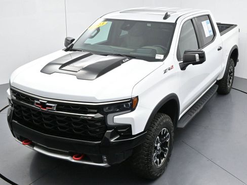 Used 2023 Chevrolet Silverado 1500 ZR2 w/ Technology Package AWD/4WD image 40