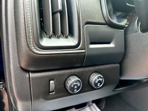 Used 2022 GMC Canyon Denali image 6