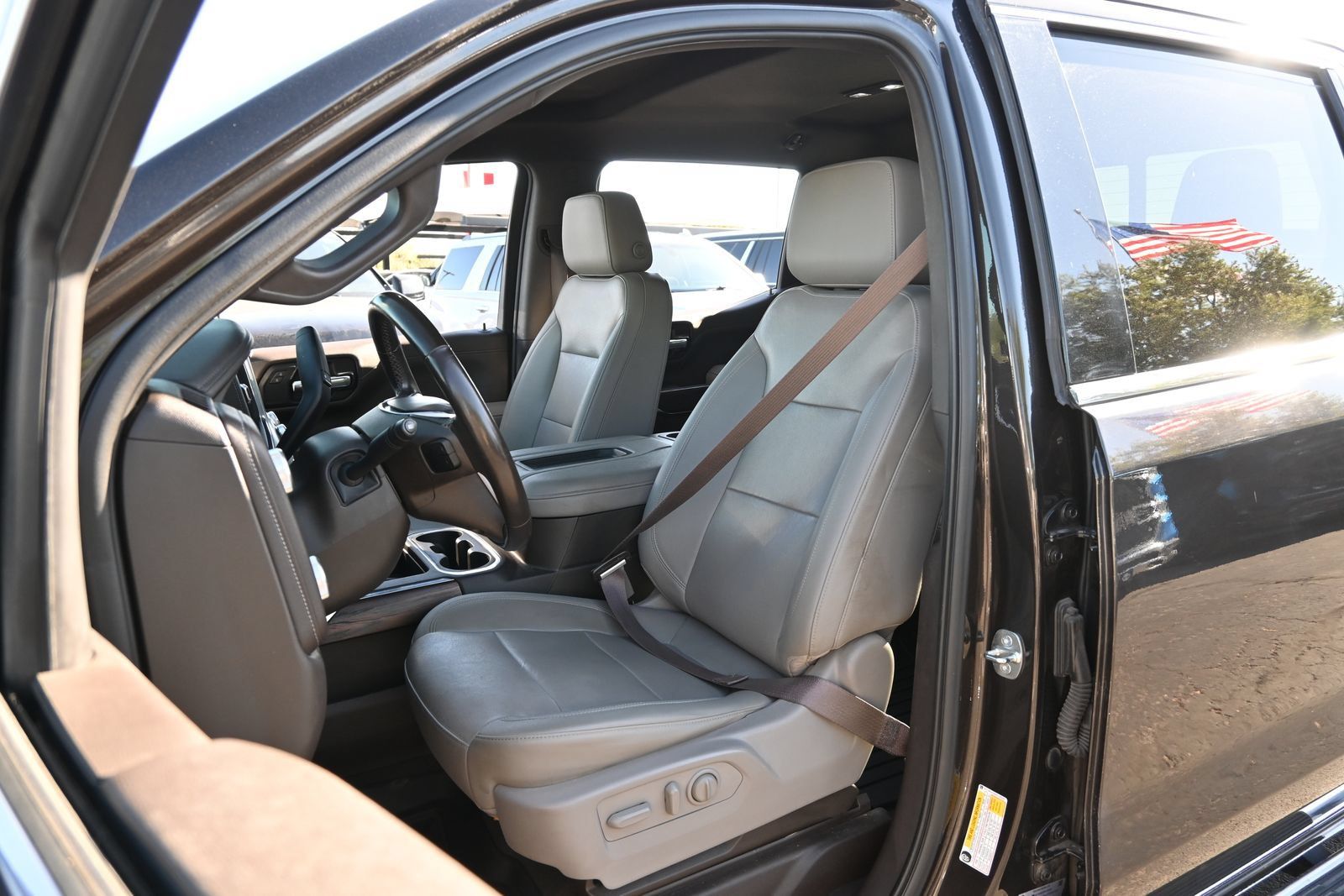 Used 2022 GMC Sierra 1500 SLT AWD/4WD image 18