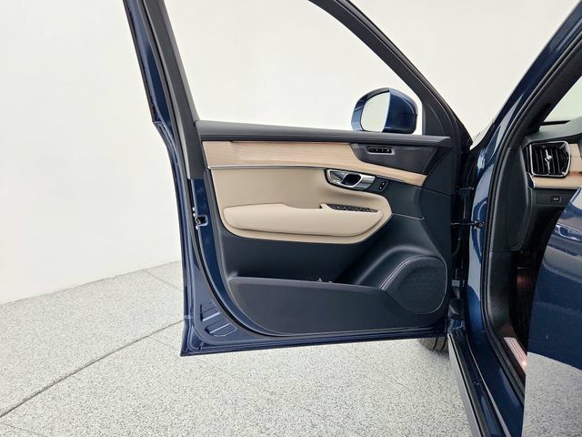 New 2026 Volvo XC90 B6 Plus w/ Protection Package Premier AWD/4WD image 23