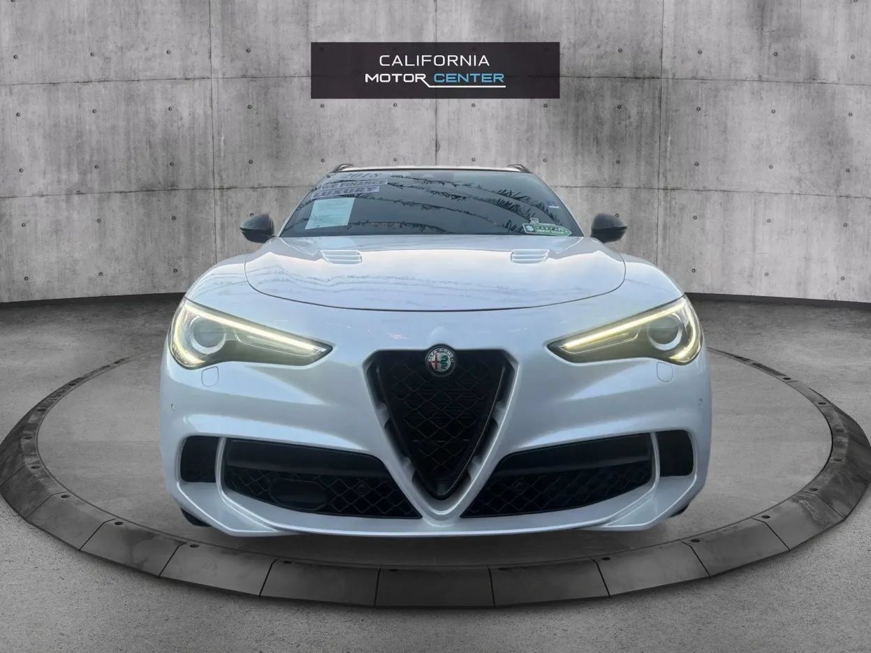 Used 2018 Alfa Romeo Stelvio Quadrifoglio w/ Driver Assist Dynamic Package AWD/4WD image 2