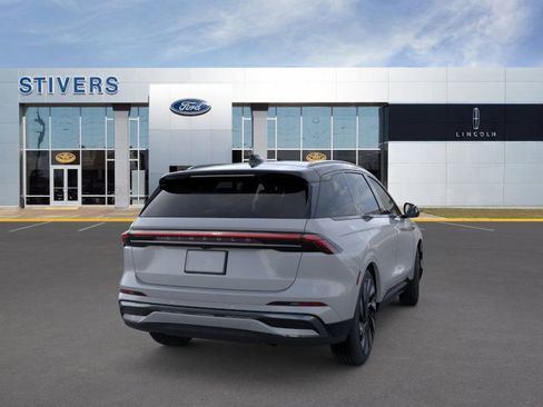 New 2026 Lincoln Nautilus Reserve image 8