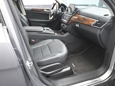 Used 2017 Mercedes-Benz GLS 450 4MATIC image 31